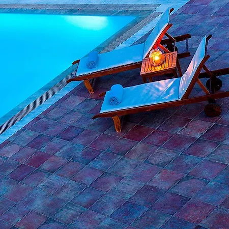 Caldera Houses - The Pool House Emporio (Santorini)